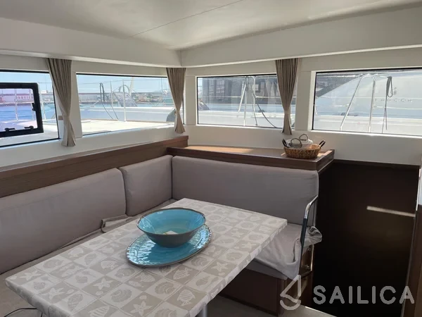 Lagoon 40 - Yacht Charter Sailica