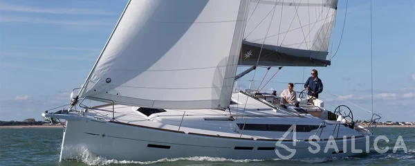 Sun Odyssey 419 - Photo #52 Sun Odyssey 419 - Yacht Charter Sailica
