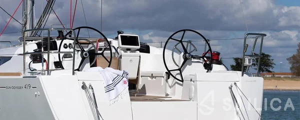 Sun Odyssey 419 - Photo #54 Sun Odyssey 419 - Yacht Charter Sailica