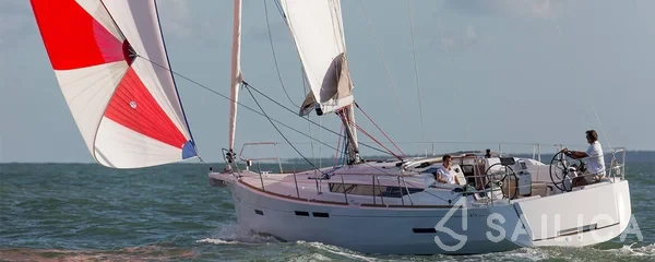 Sun Odyssey 419 - Photo #53 Sun Odyssey 419 - Yacht Charter Sailica