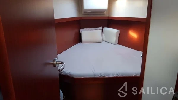 Hanse 415 - Yacht Charter Sailica