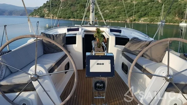 Hanse 415 - Yacht Charter Sailica