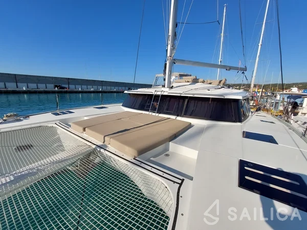 Saona 47 - Yacht Charter Sailica
