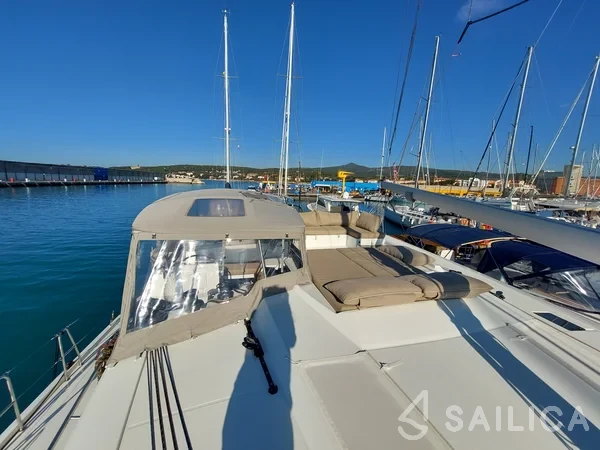 Saona 47 - Yacht Charter Sailica