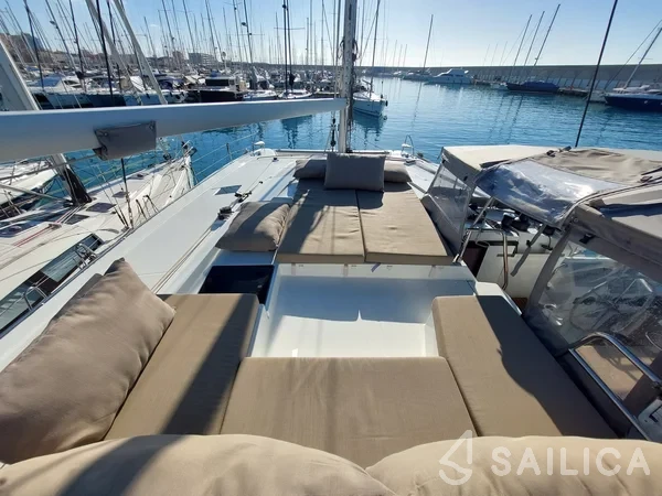 Saona 47 - Yacht Charter Sailica