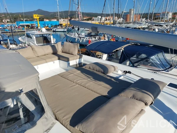 Saona 47 - Yacht Charter Sailica