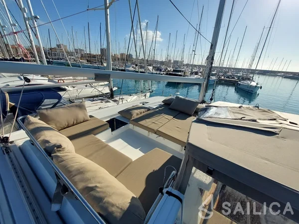 Saona 47 - Yacht Charter Sailica