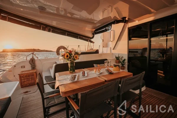 Lagoon 50 - Yacht Charter Sailica