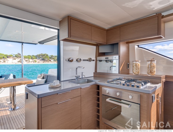 Lagoon 50 - Yacht Charter Sailica