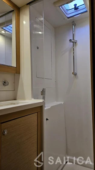 Lagoon 450  Flybridge - Yacht Charter Sailica