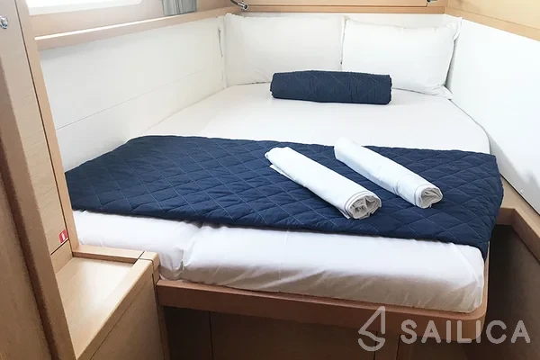 Lagoon 450  Flybridge - Yacht Charter Sailica