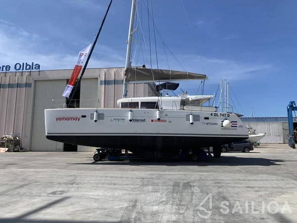 Lagoon 450  Flybridge - Yacht Charter Sailica