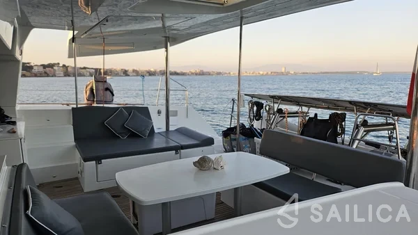 Lagoon 450  Flybridge - Yacht Charter Sailica