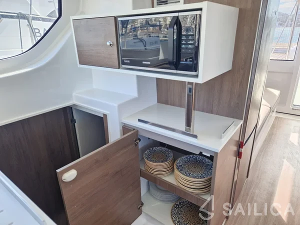 Bali Catspace - Yacht Charter Sailica