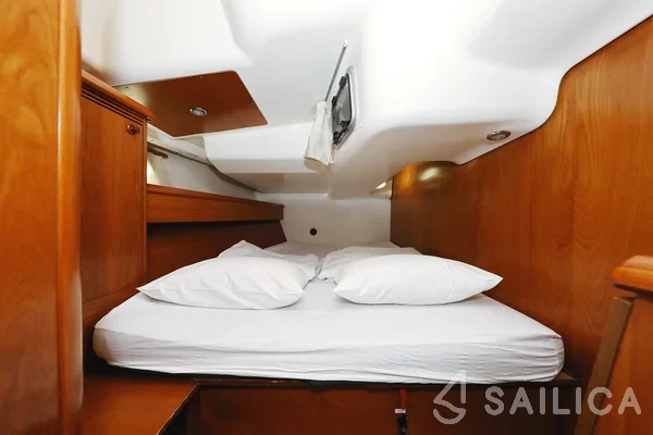 Sun Odyssey 45 - Yacht Charter Sailica