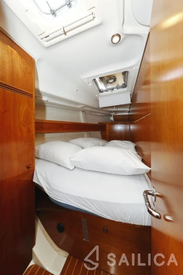 Sun Odyssey 45 - Yacht Charter Sailica