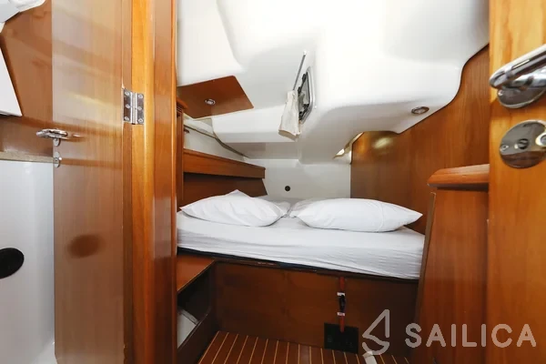 Sun Odyssey 45 - Yacht Charter Sailica