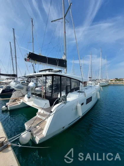 Lagoon 42 - Yacht Charter Sailica