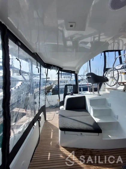 Lagoon 42 - Yacht Charter Sailica