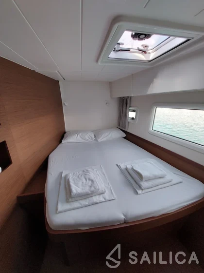 Lagoon 42 - Yacht Charter Sailica