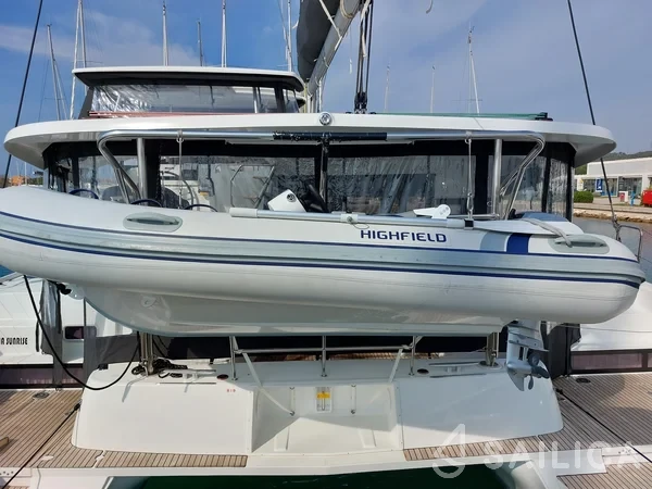 Lagoon 42 - Yacht Charter Sailica