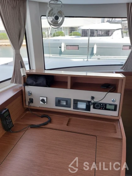 Lagoon 42 - Yacht Charter Sailica