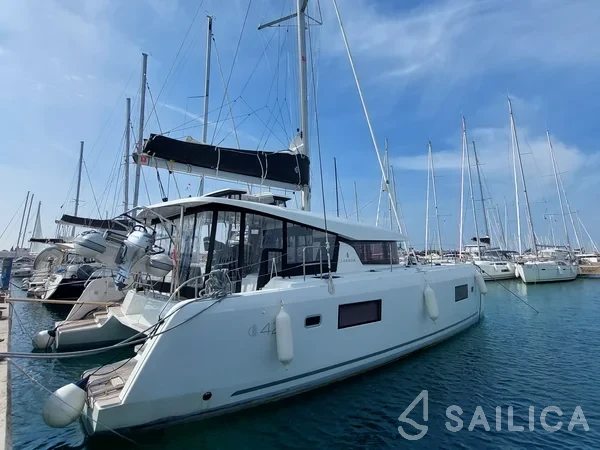 Lagoon 42 - Yacht Charter Sailica