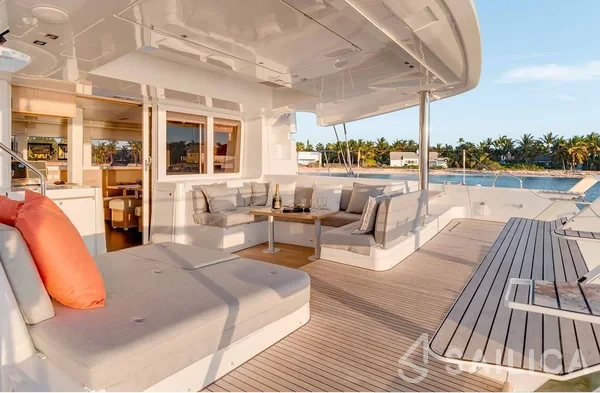 Lagoon 52 - Yacht Charter Sailica