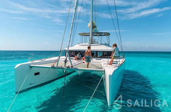 Lagoon 52 - Yacht Charter Sailica