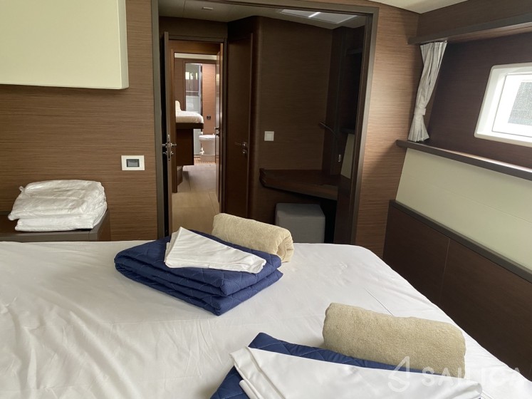 Lagoon 52F - Yacht Charter Sailica