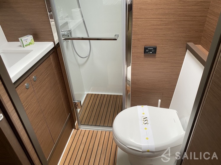 Lagoon 52F - Yacht Charter Sailica