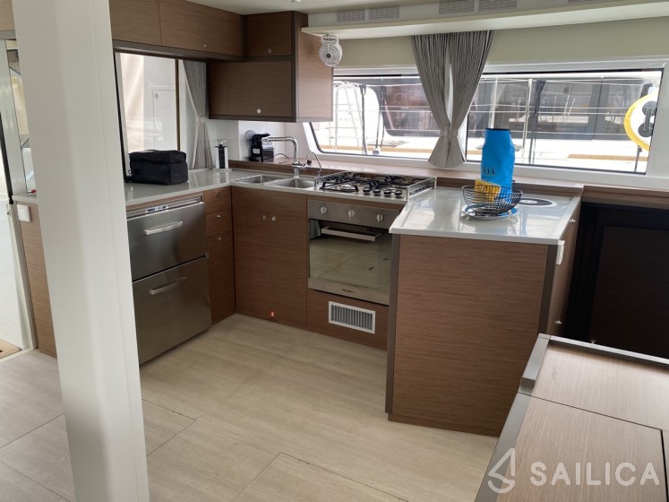 Lagoon 52F - Yacht Charter Sailica