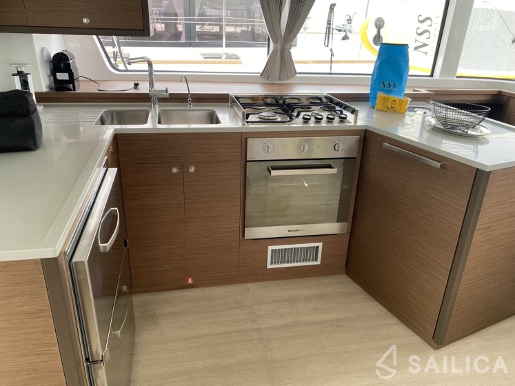 Lagoon 52F - Yacht Charter Sailica