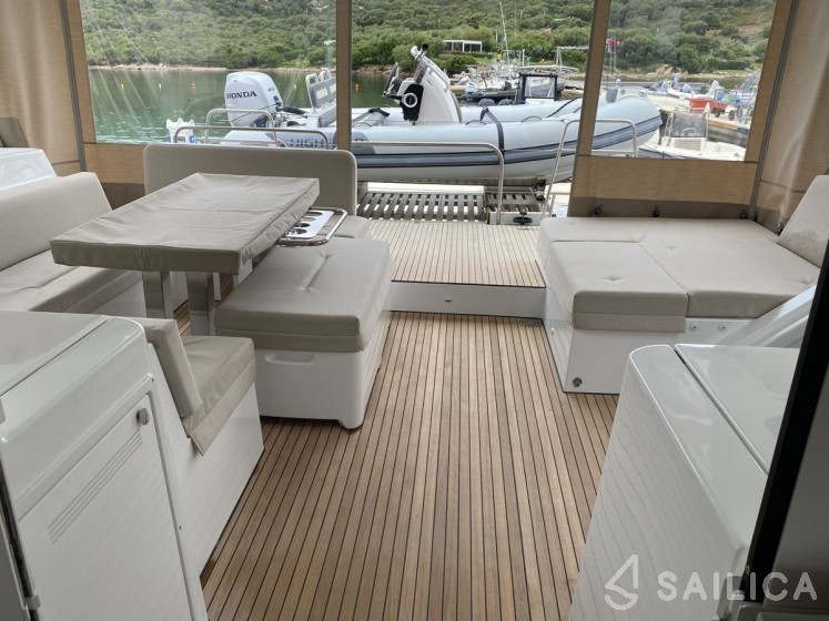 Lagoon 52F - Yacht Charter Sailica