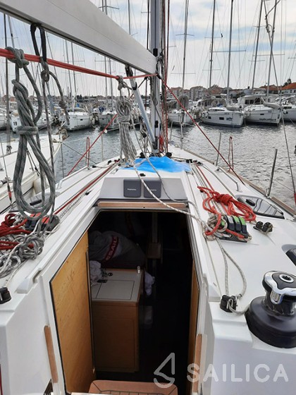 Elan 350 - Yacht Charter Sailica