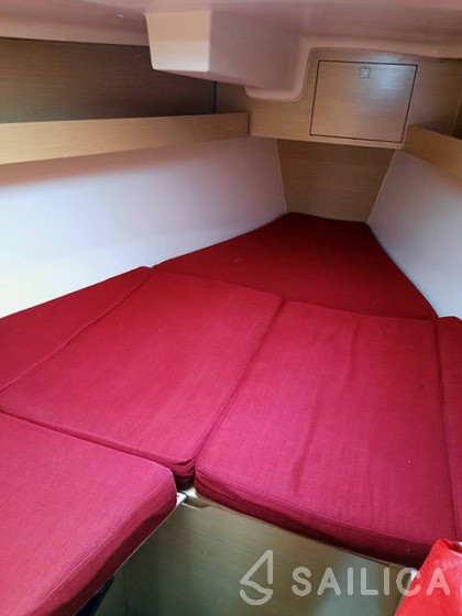 Elan 350 - Yacht Charter Sailica
