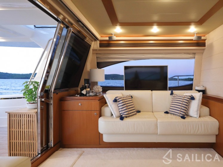 Ferretti 681 - Yacht Charter Sailica