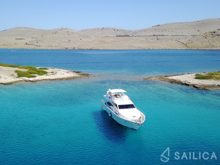 Ferretti 681 - Yacht Charter Sailica