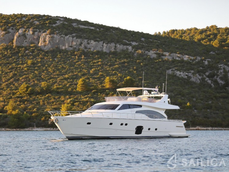 Ferretti 681 - Yacht Charter Sailica