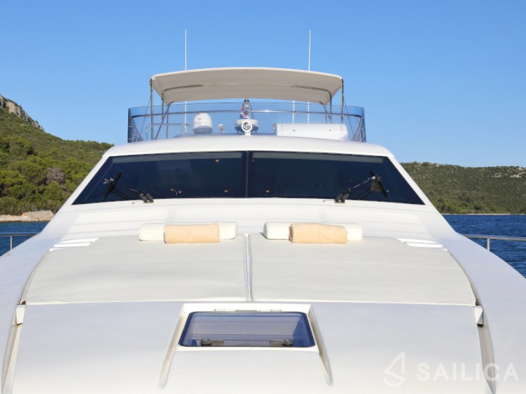 Ferretti 681 - Yacht Charter Sailica