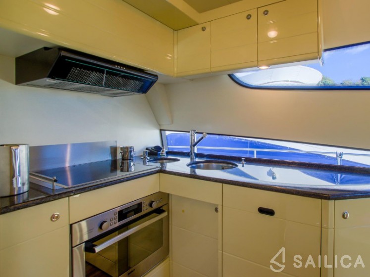 Ferretti 681 - Yacht Charter Sailica
