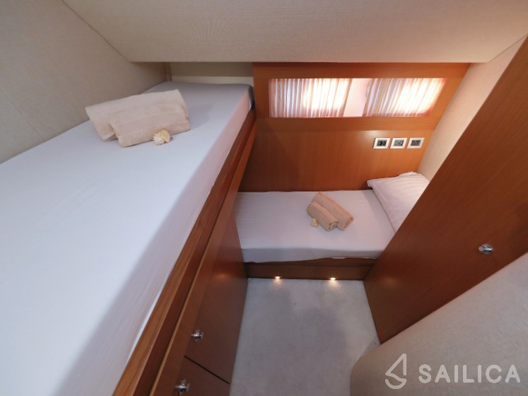 Ferretti 681 - Yacht Charter Sailica
