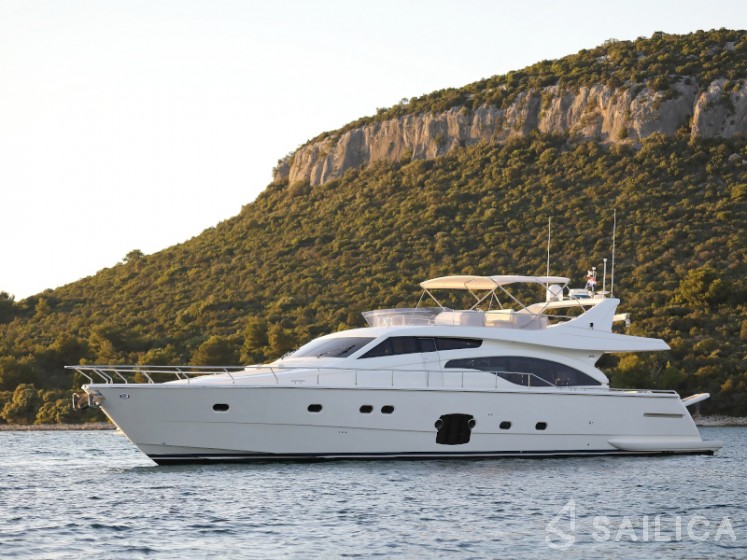 Ferretti 681 - Yacht Charter Sailica