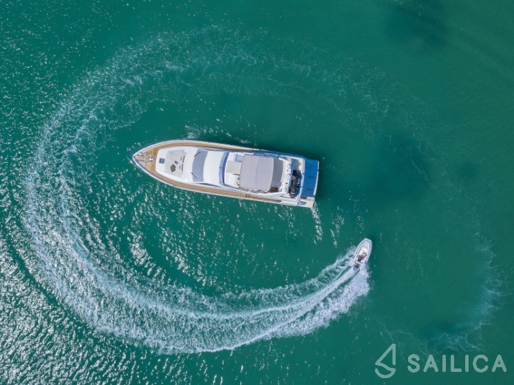 Ferretti 681 - Yacht Charter Sailica