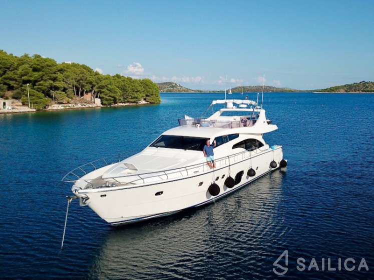 Ferretti 681 - Yacht Charter Sailica