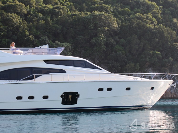 Ferretti 681 - Yacht Charter Sailica