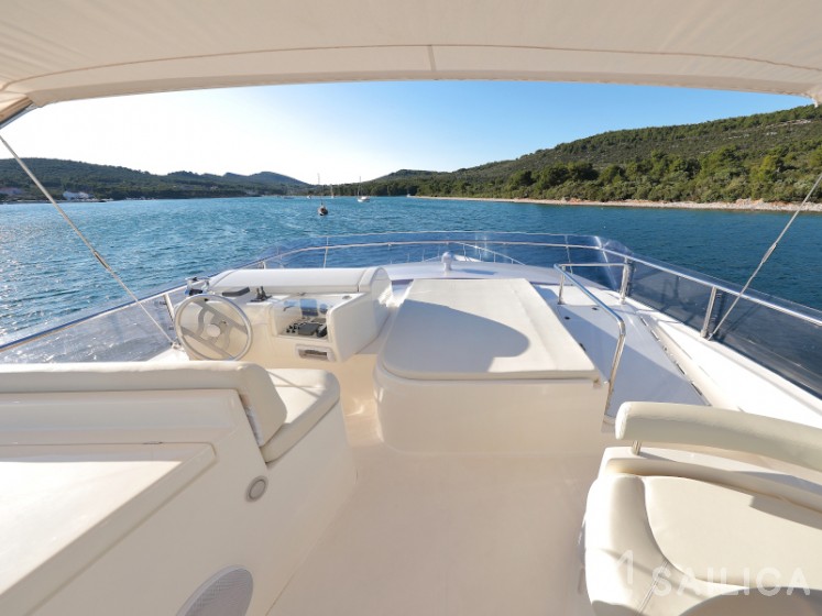 Ferretti 681 - Yacht Charter Sailica