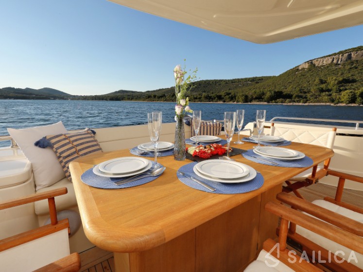 Ferretti 681 - Yacht Charter Sailica