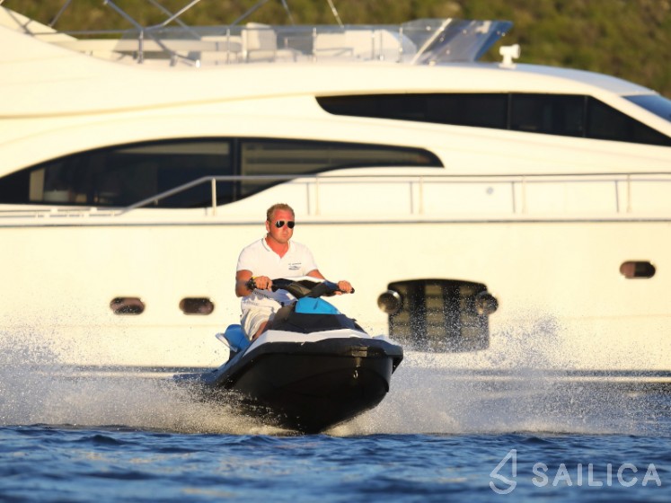 Ferretti 681 - Yacht Charter Sailica