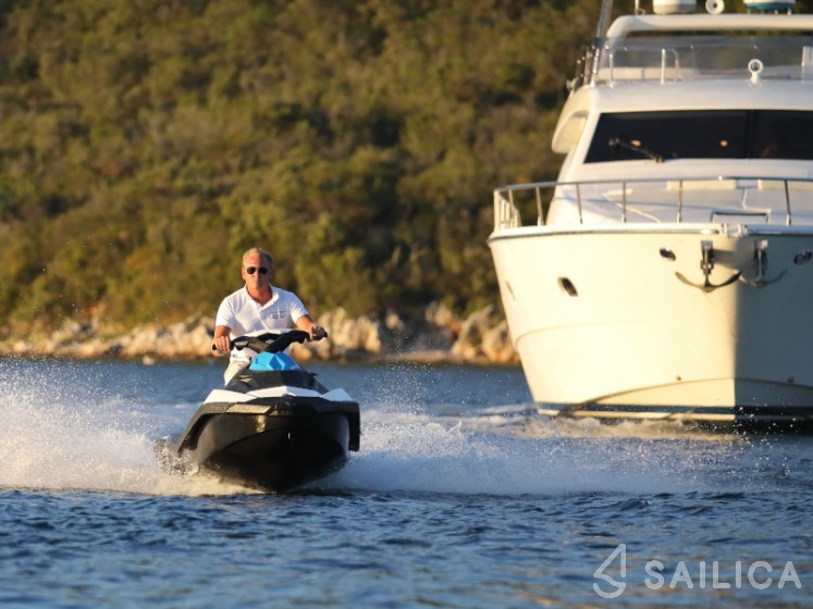 Ferretti 681 - Yacht Charter Sailica
